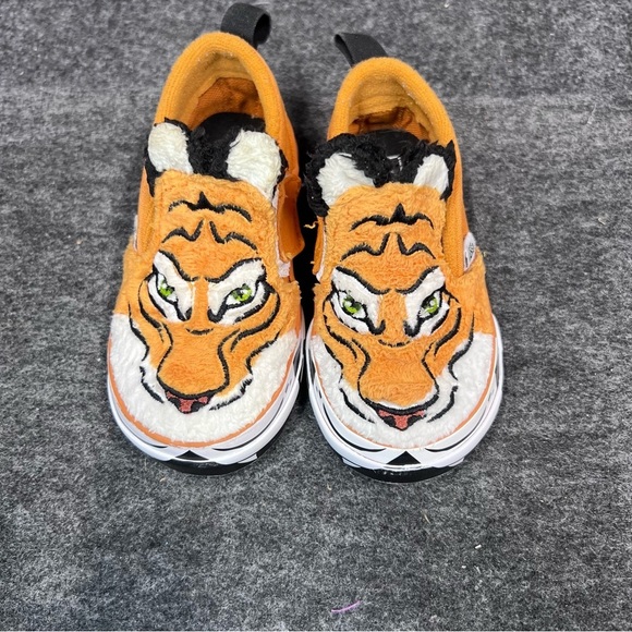 Vans Kids Classic Slip On Velcro Discover Project Protect Tiger Size 5 - Picture 1 of 12